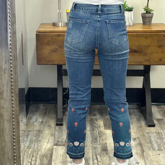 Laurie Felt Embroidered Cropped Jeans Size 6 - Picture 2 of 7